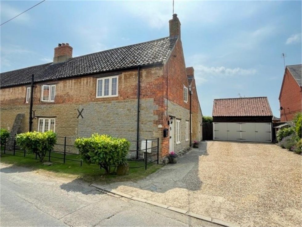 Edenham Road, Hanthorpe, Nr Bourne, Lincs Eckfords Estate Agents